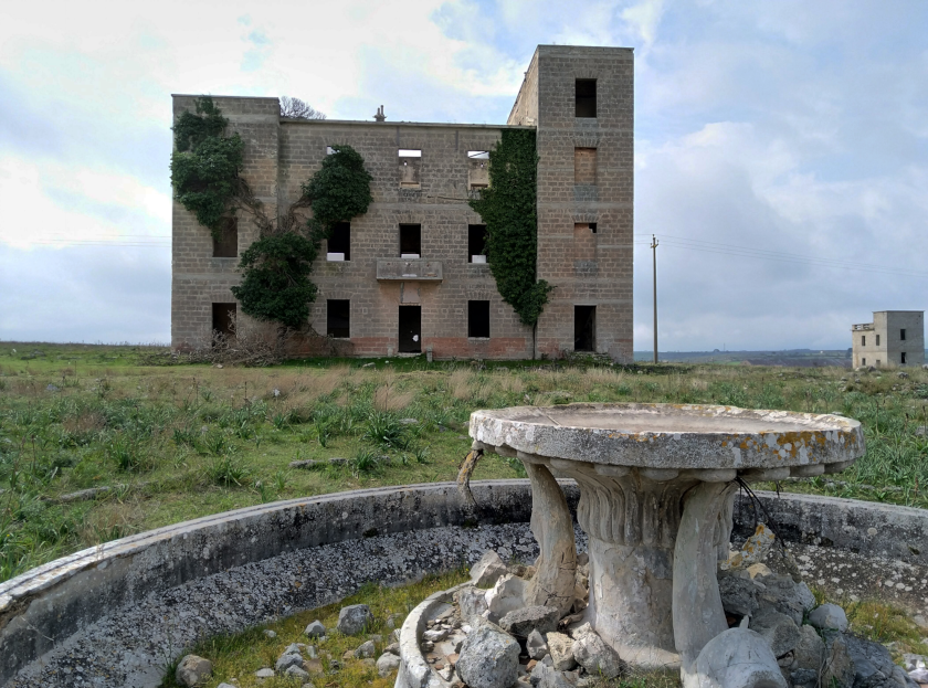 De Felice, Camerino, Pavone 2021, fig. 1